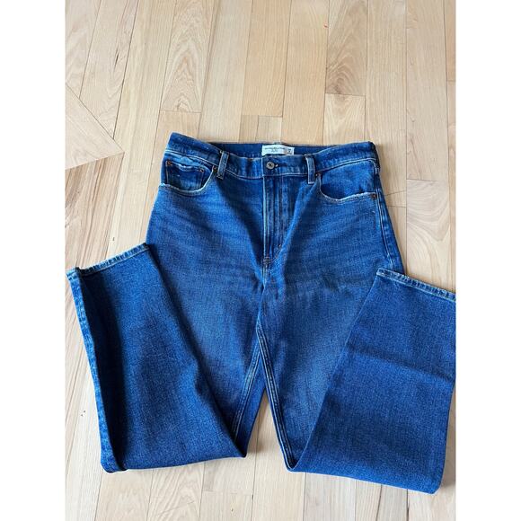 Abercrombie & FItch The Mom High Rise Jean - Picture 2 of 6